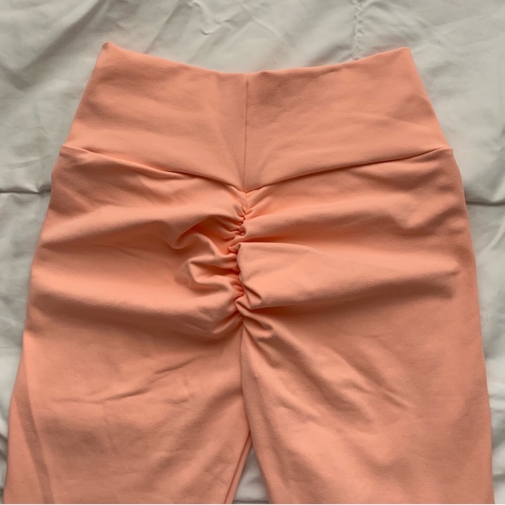 CLS Scrunch Butt Leggings